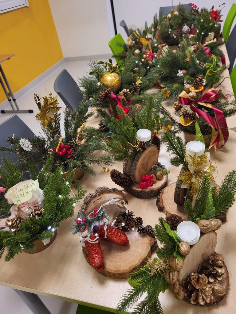 Świąteczna twórczość naszych uczniów i zaproszenie na kiermasz!