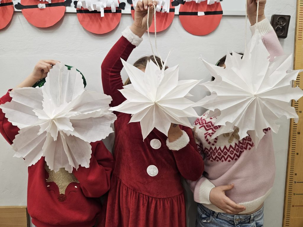 Świąteczne zajęcia świetlicowe w klasie 2b